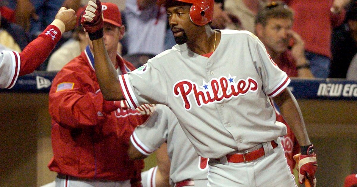 Cubs ban indefinitely fan who used ‘offensive’ hand gesture The