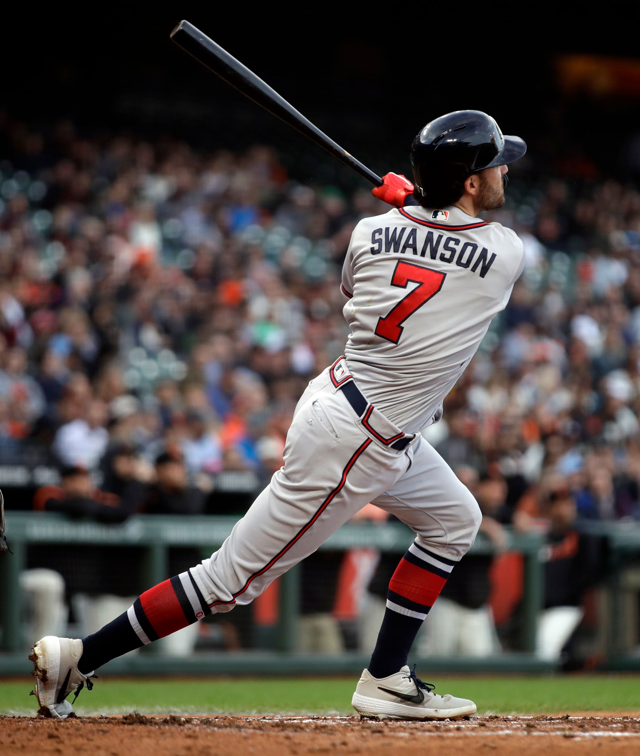 Dansby Swanson hits two homers in win over Giants