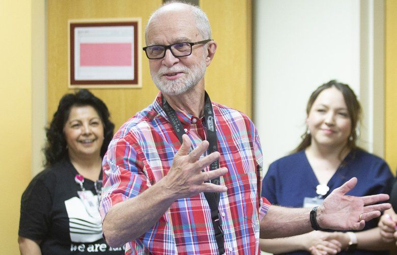 Beloved Yakima doctor who delivered more than 15,000 babies celebrates
