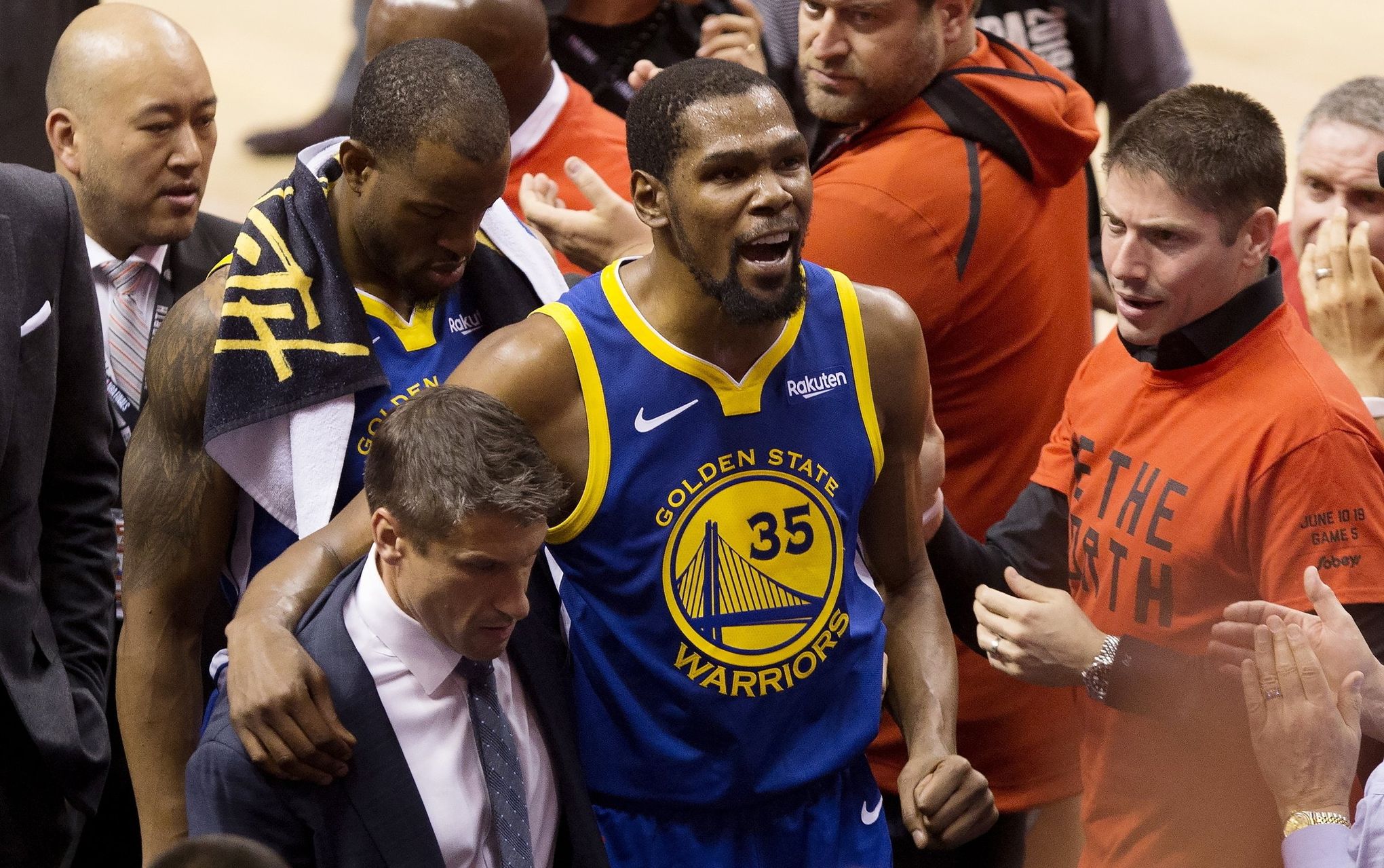 Kevin Durant offers update on calf injury with   live stream