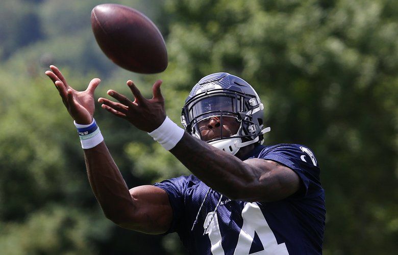 PHOTOS: Seahawks Gear Up For Day 2 Of Minicamp