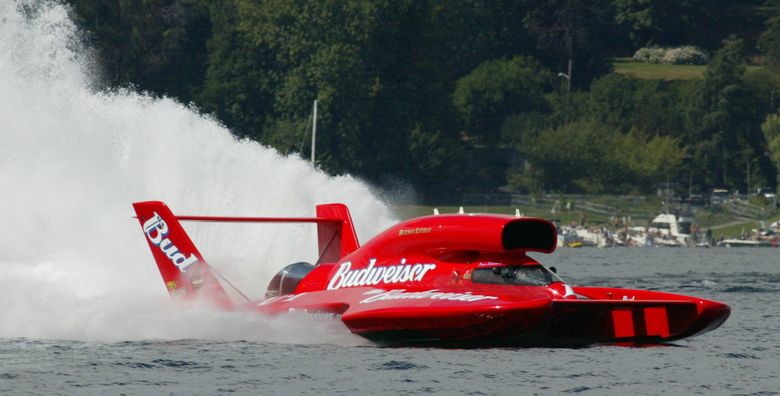 The Miss Budweiser won its final race at Seafair in 2004. (Greg Gilbert / The Seattle Times)