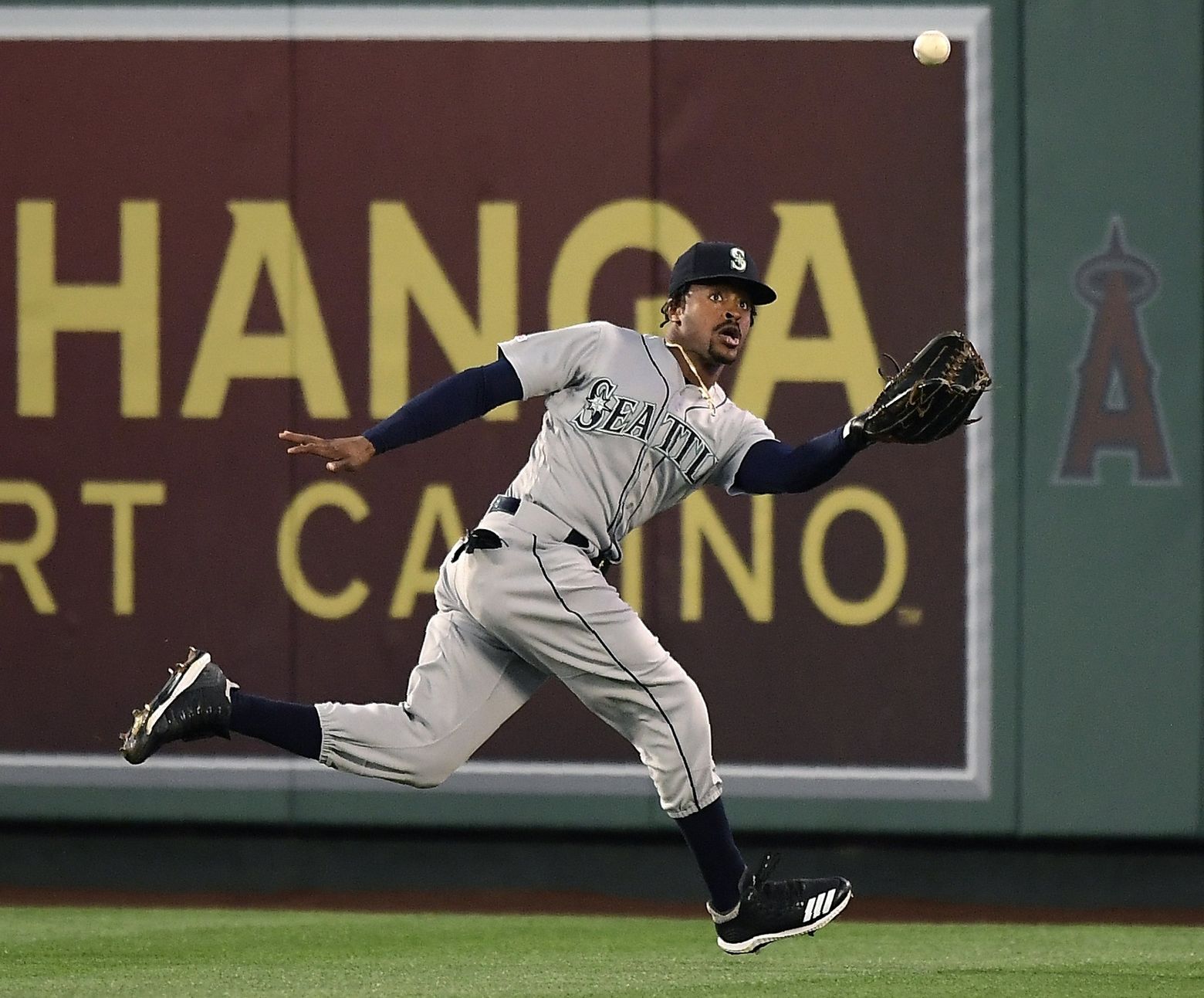 Marco Gonzales' struggles continue as Mariners swamped by Angels