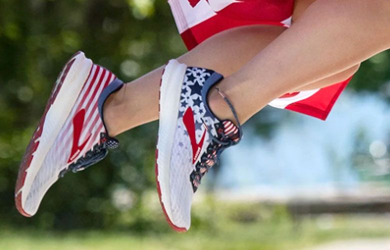 Brooks patriotic running hot sale shoes 219