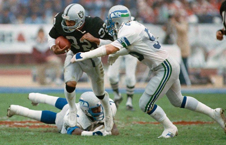 NFL’s aging players deserve pension parity | The Seattle Times