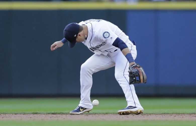 Mariners win 7th game in a row to increase lead on Blue Jays in