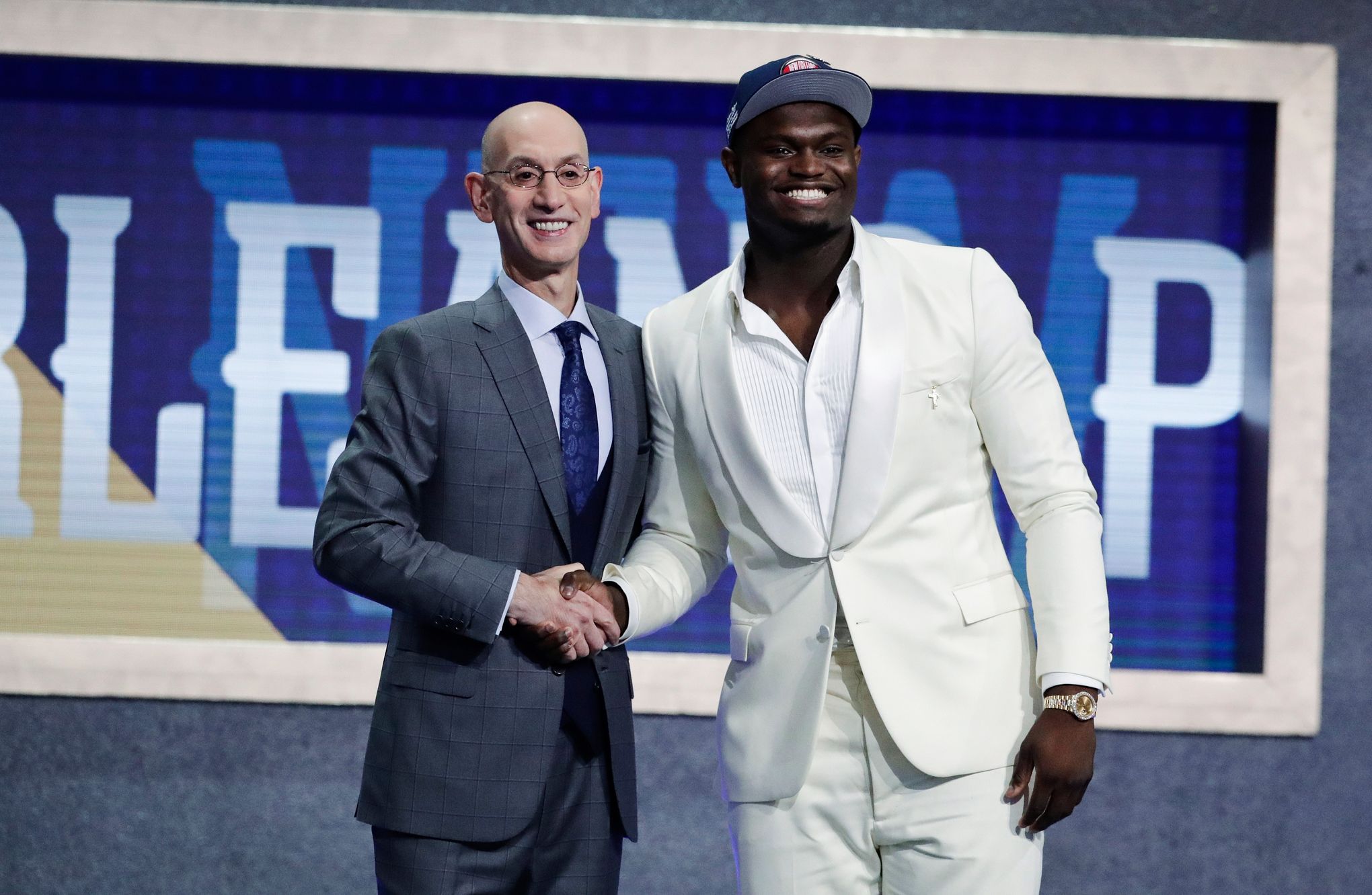 Pelicans Take Zion Williamson With No. 1 Pick in NBA Draft - Bloomberg