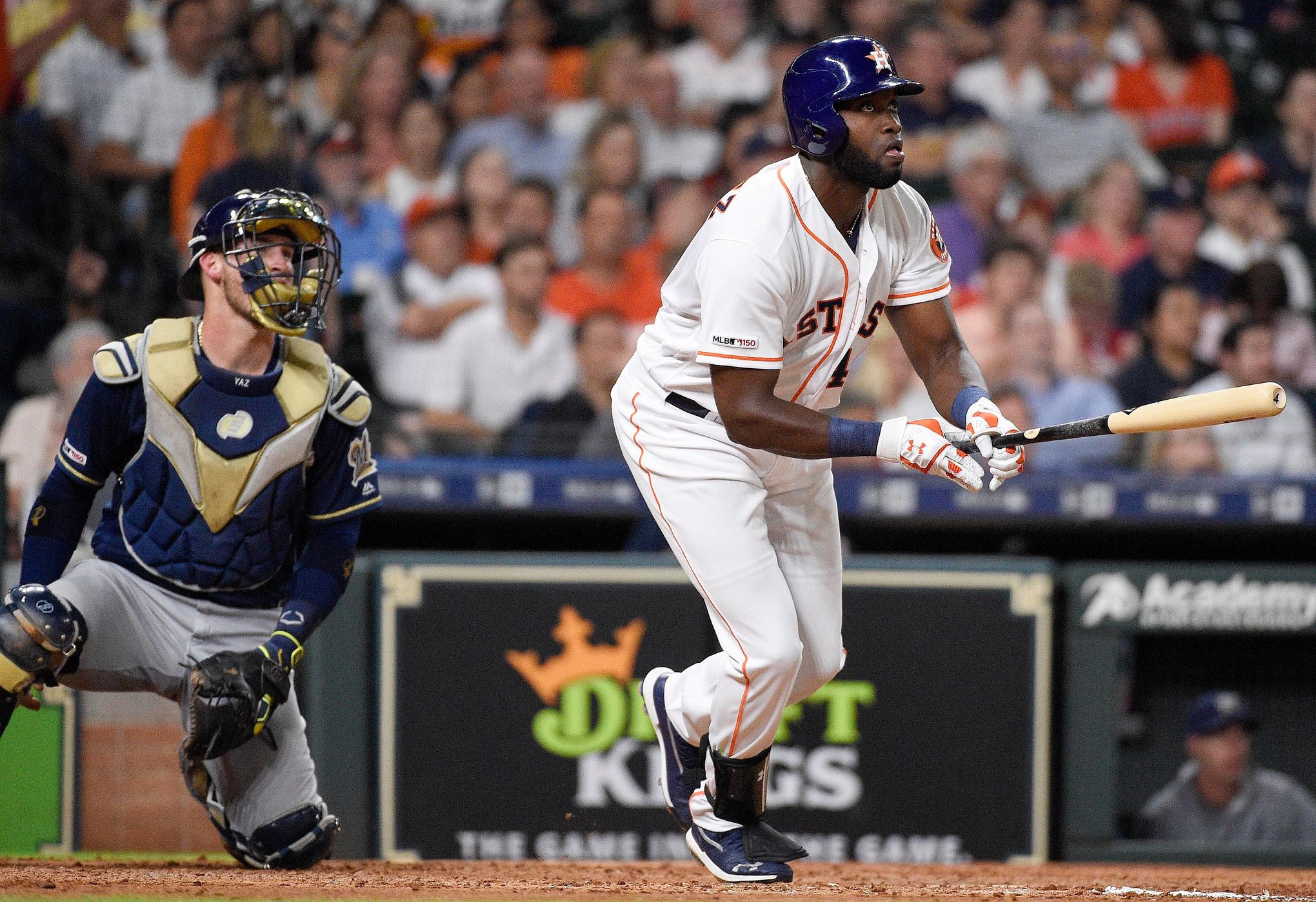 Eric Thames' home run in 14th, Christian Yelich's 2 help Milwaukee