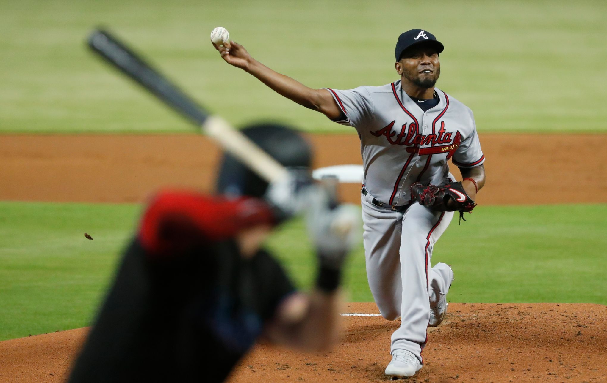 Should the Atlanta Braves keep or trade Julio Teheran?