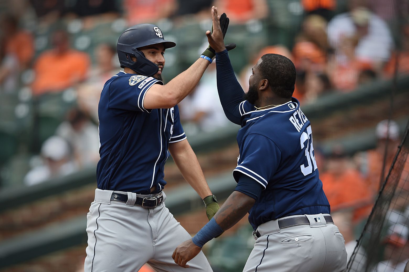 Reyes, Padres erupt in rout of Orioles