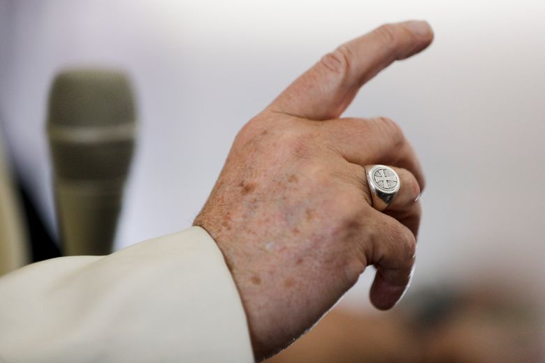 Pope warns EU risks future if it doesn't confront challenges | The Seattle  Times