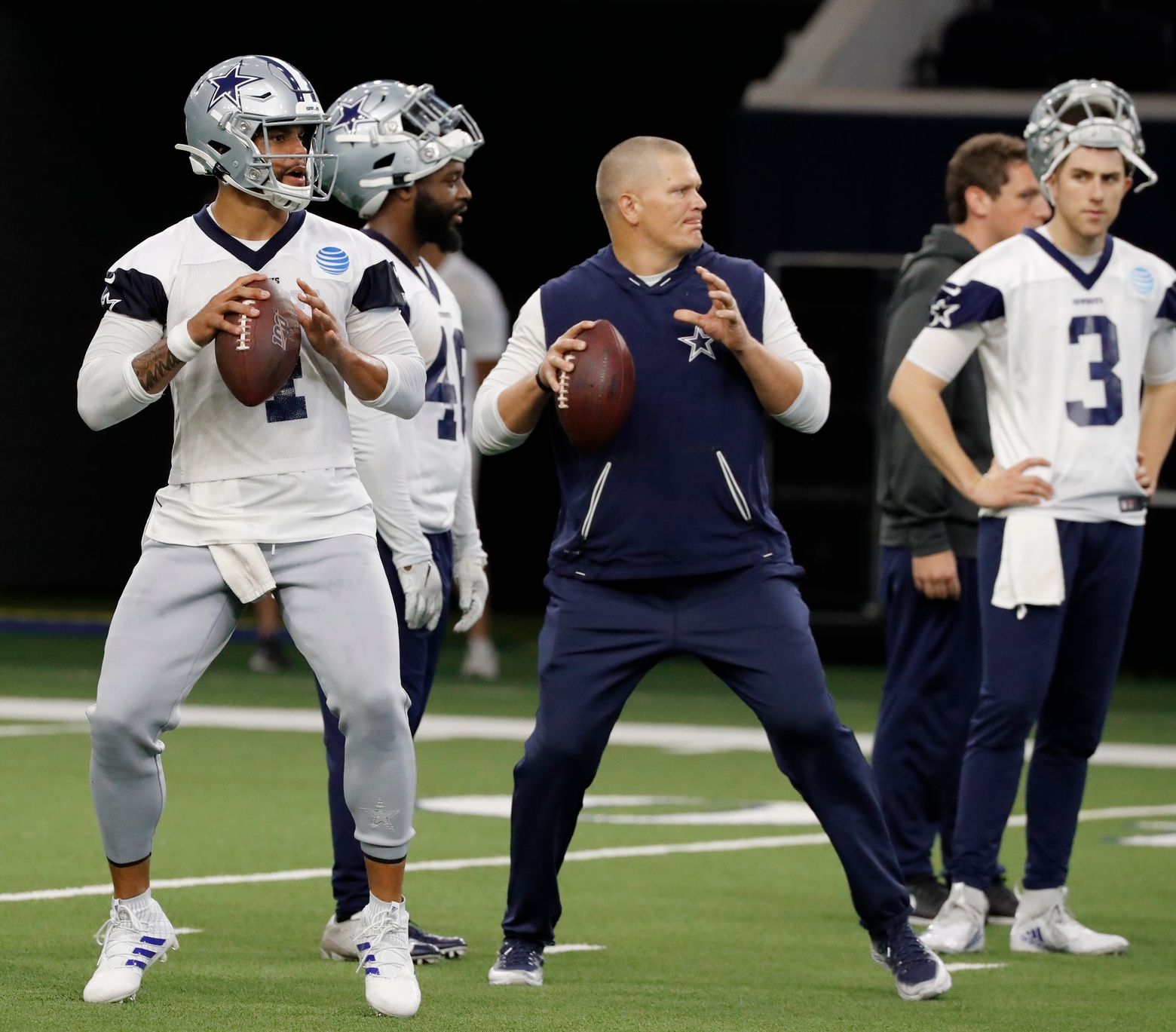 Cowboys' Prescott clicks quickly with new QB coach Kitna | The Seattle Times