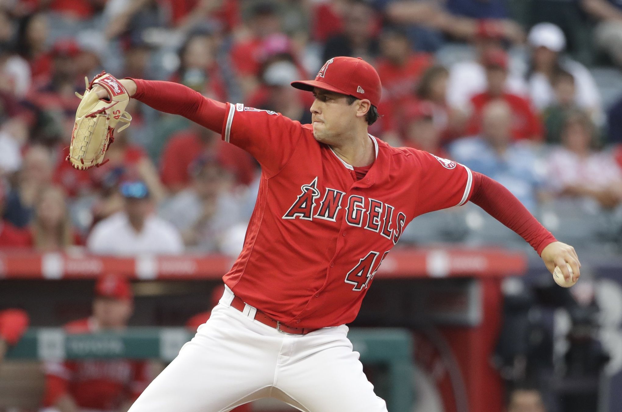 Tyler Skaggs' mom throws first pitch in Angels' 1st home game since his  death