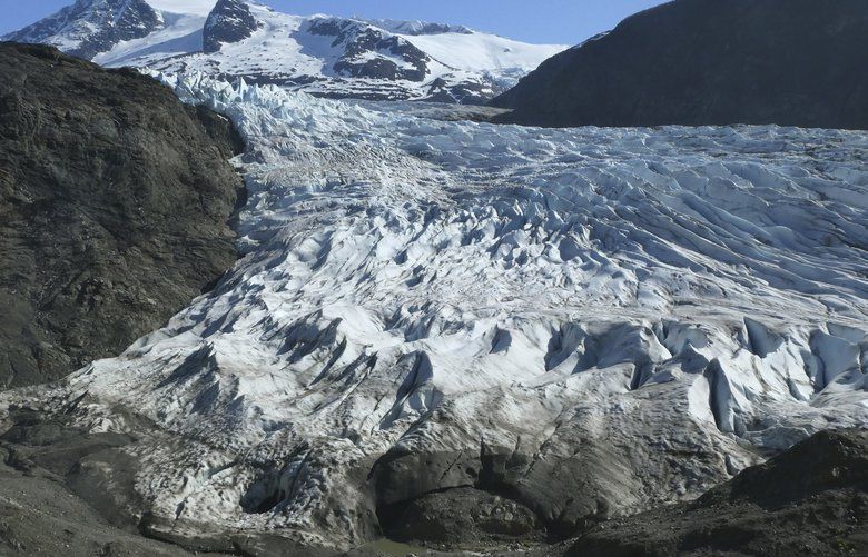 Our neighbor Alaska is having an environmental and political meltdown ...