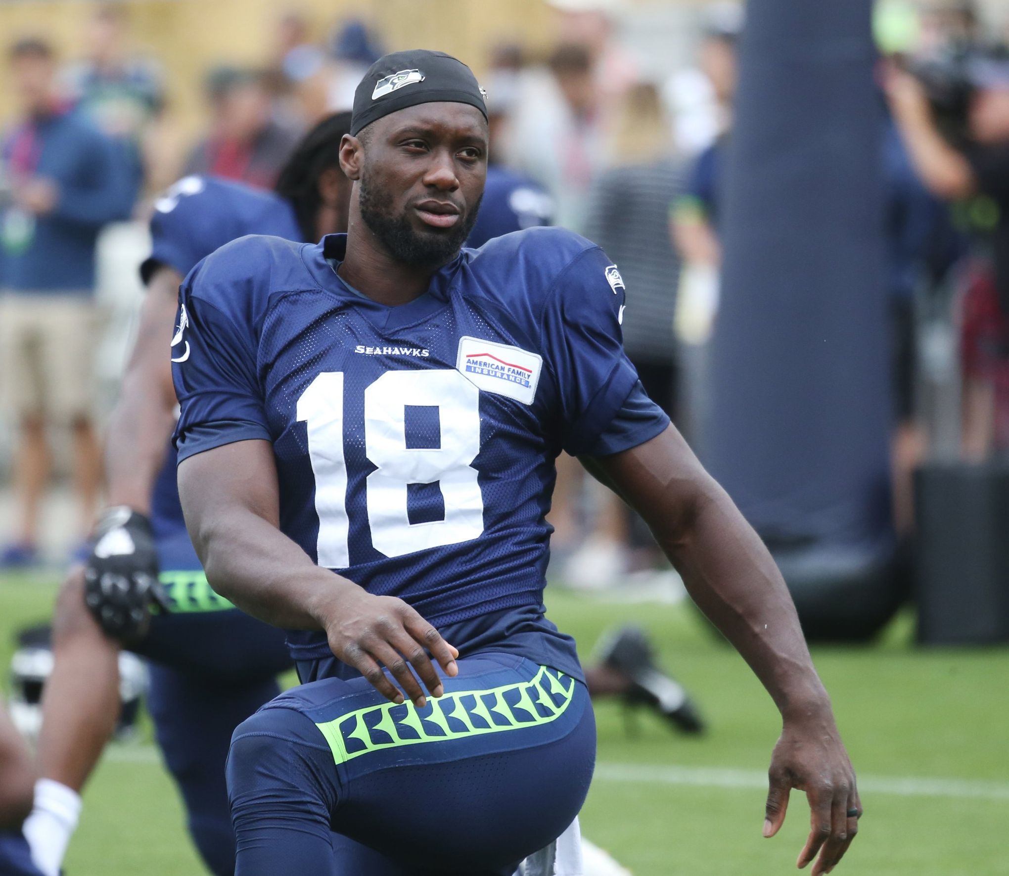 Seahawks re-sign receiver Jaron Brown and fullback Nick Bellore, place TE  Ed Dickson on Injured Reserve, waive Austin Calitro