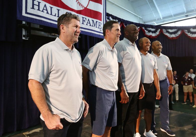 Edgar Martinez tours Baseball Hall of Fame ahead of July induction