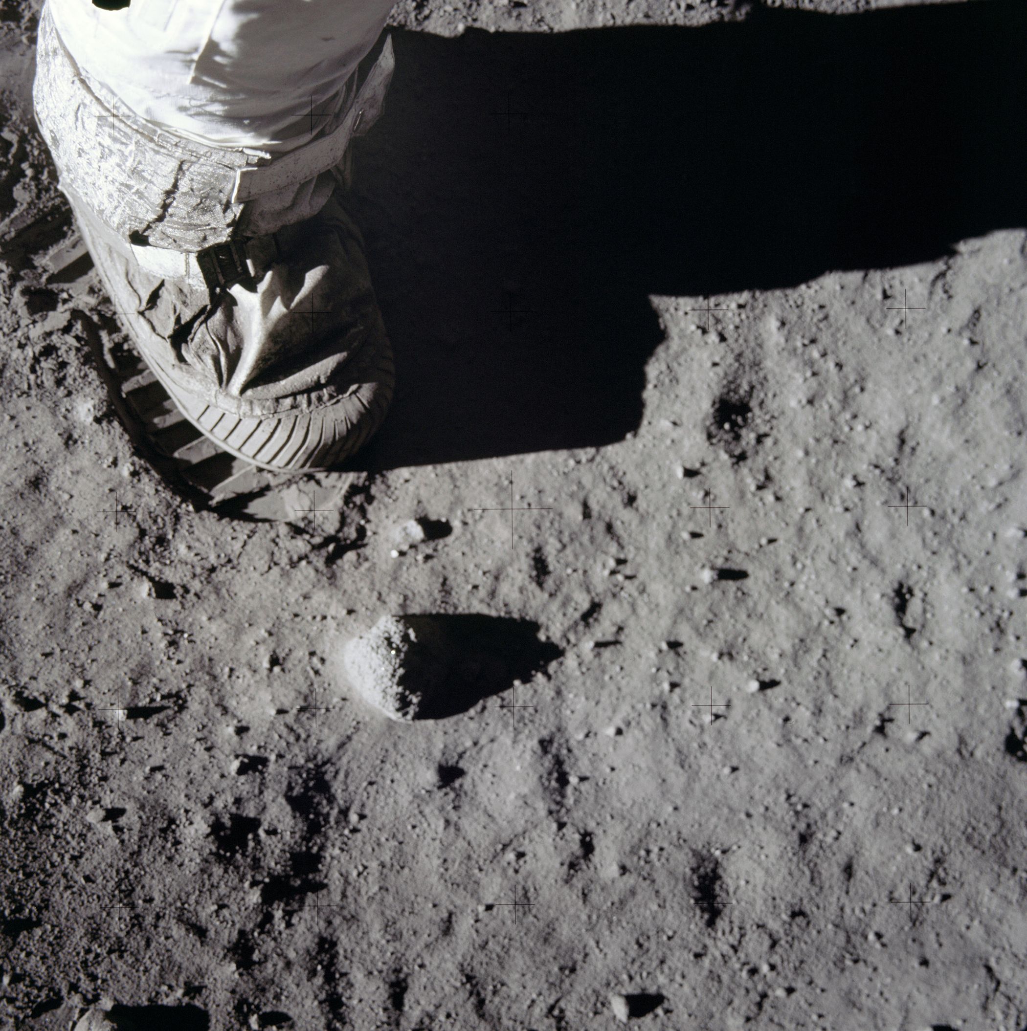 Footprint moon landing 2025 hoax