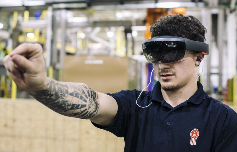 You’re hired. Now wear this HoloLens headset to learn the job. | The ...