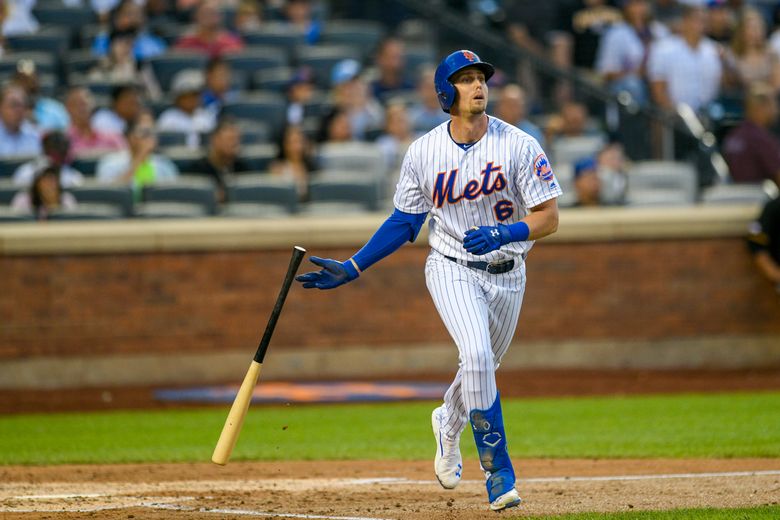 New York Mets' Jeff McNeil bats in a baseball game against the