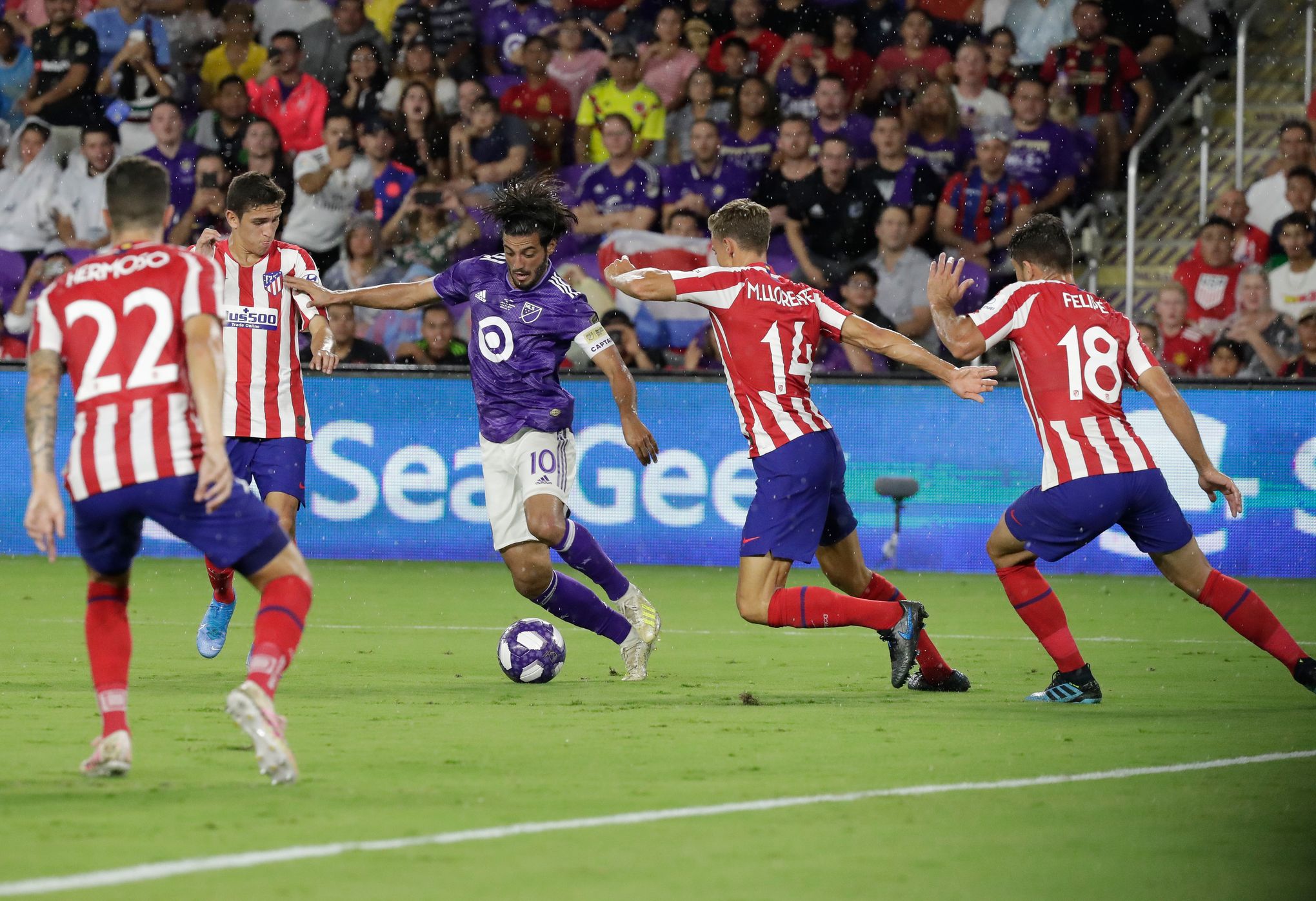 LAFC looks to close out regular season with record-breaking goals