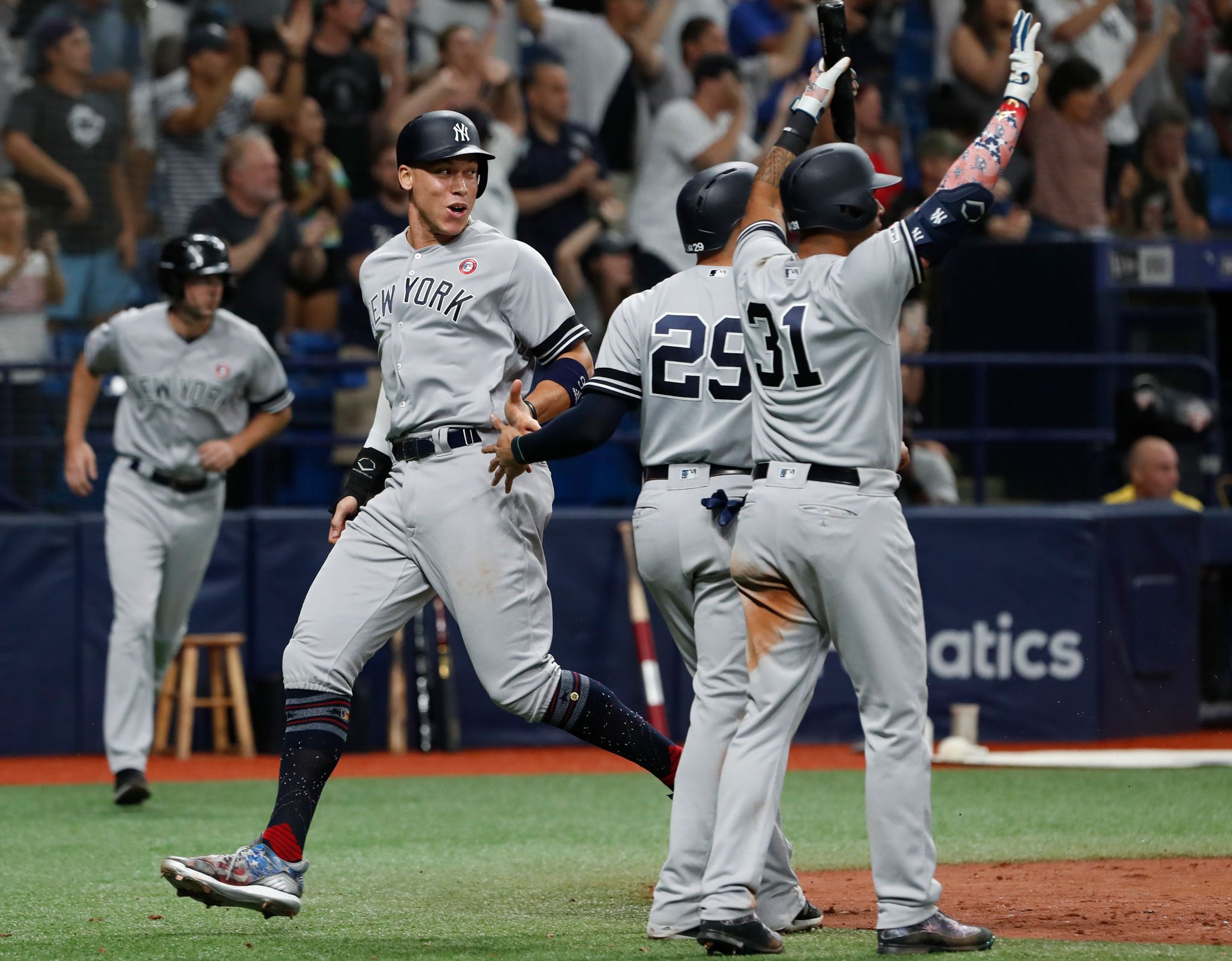 D.J. LeMahieu hits two homers, Yankees beat Rays 