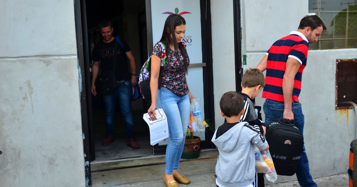US returns first asylum seekers to violent Nuevo Laredo | The Seattle Times