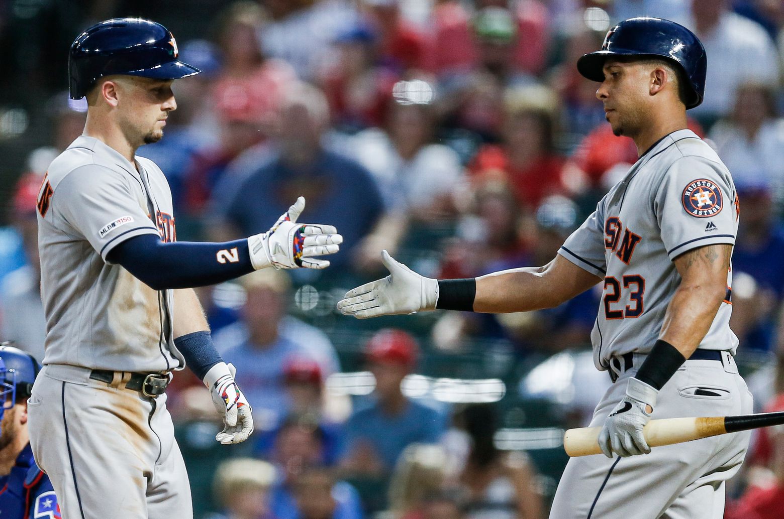 Straw scores on wild pitch in 11th, Astros beat Rangers 4-3