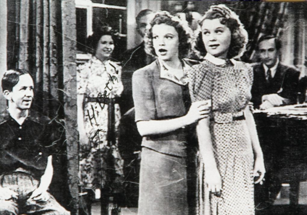 Meredythe Glass, who played an extra in the film “Babes in Arms,” is seen standing just to the left and behind Judy Garland, at center. (Glass family)