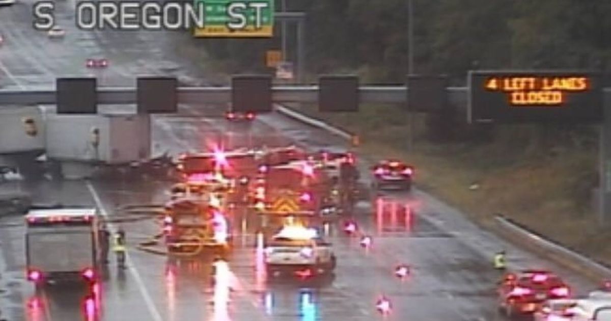 Semitruck crash blocks 4 lanes of I-5 in South Seattle | The Seattle Times