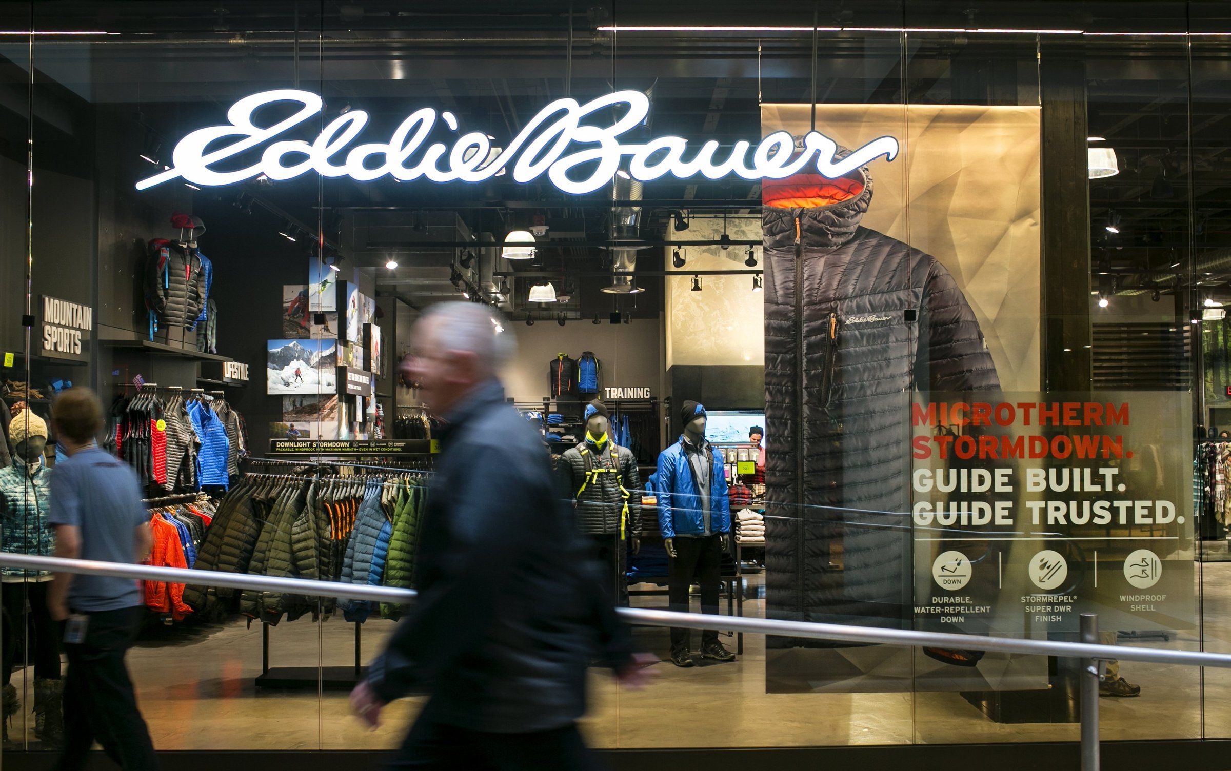 Best Eddie Bauer Store Royalty-Free Images, Stock Photos