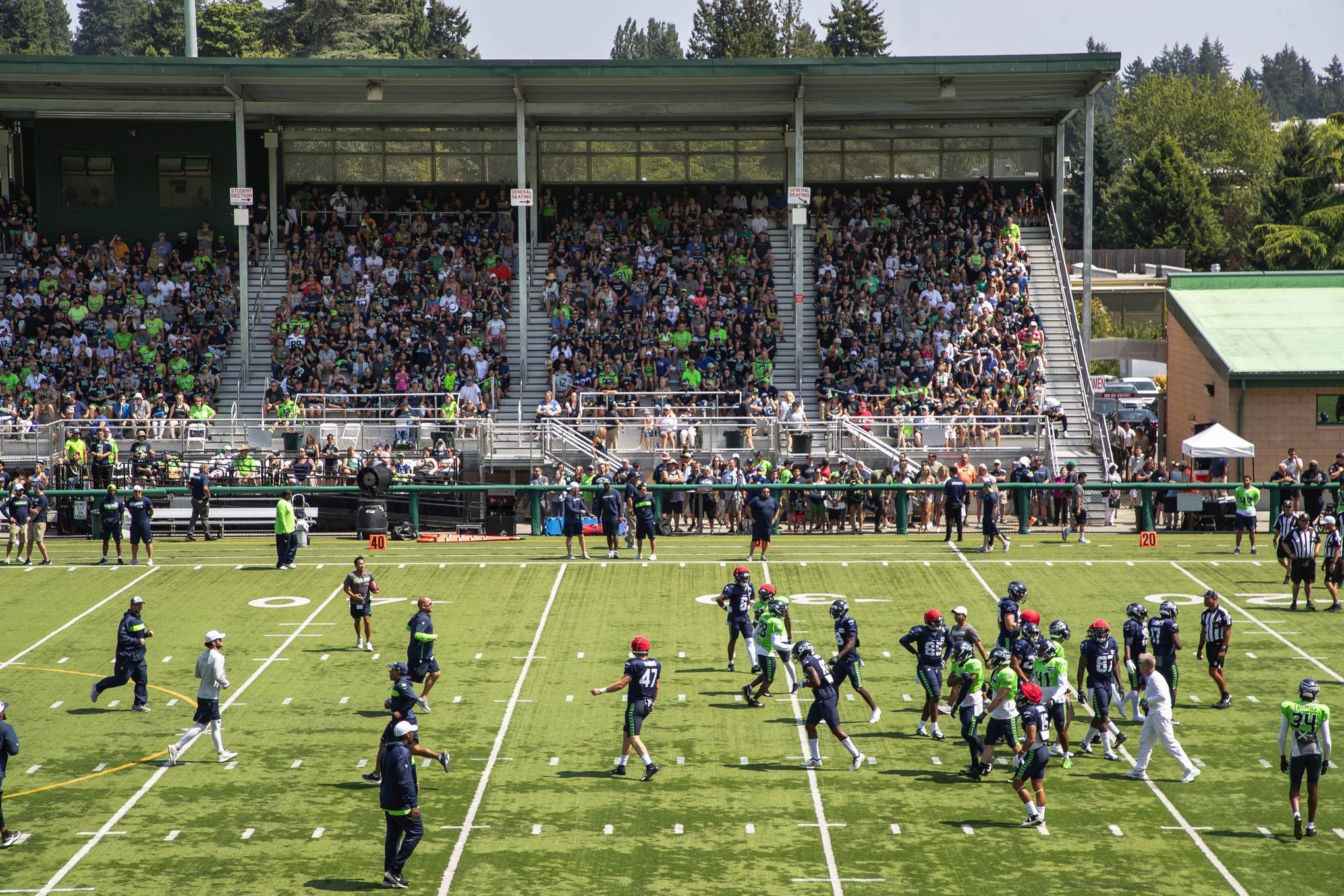 Seattle Seahawks' Jacob Hollister gets ready to toss a ball back at an NFL  football training camp Thursday, Aug. 1, 2019, in Renton, Wash. (AP  Photo/Elaine Thompson Stock Photo - Alamy