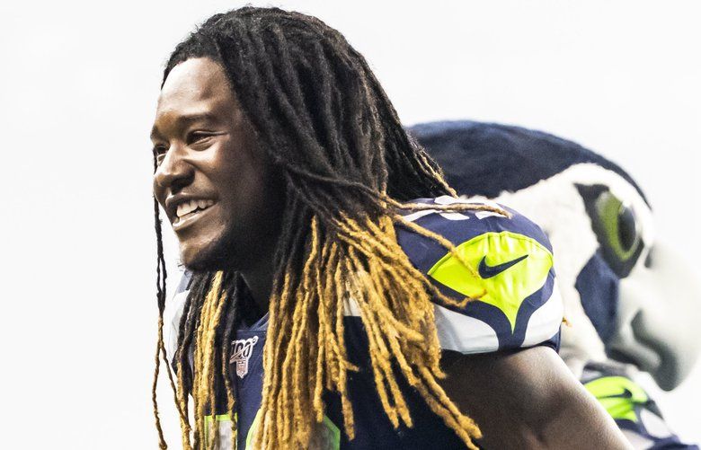 Shaquem Griffin aggravates knee injury against Raiders, clouding