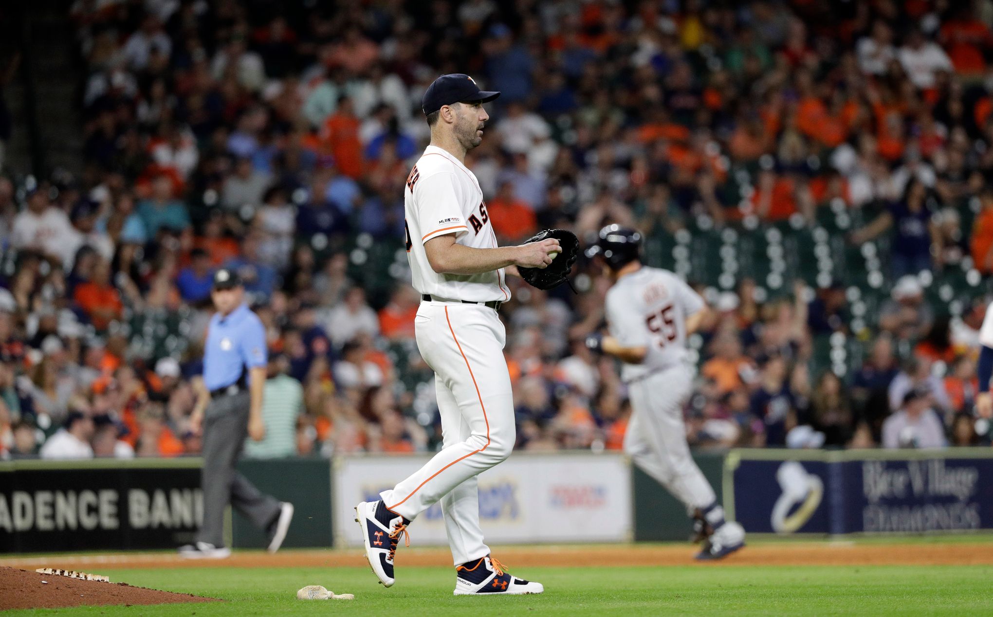 Detroit Tigers' Justin Verlander nearly no-hits Pittsburgh Pirates