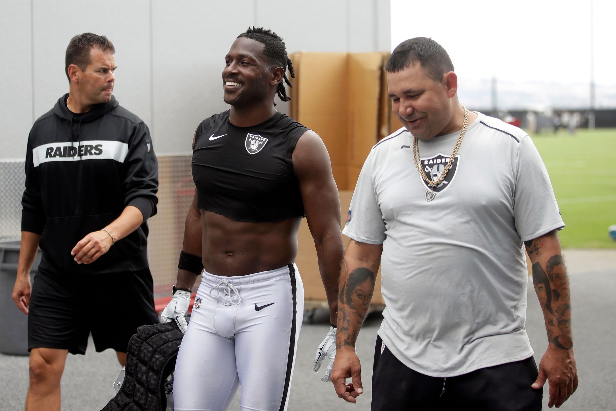 Time for Antonio Brown to be 'all in or all out' with Oakland Raiders, says  GM Mike Mayock, NFL News