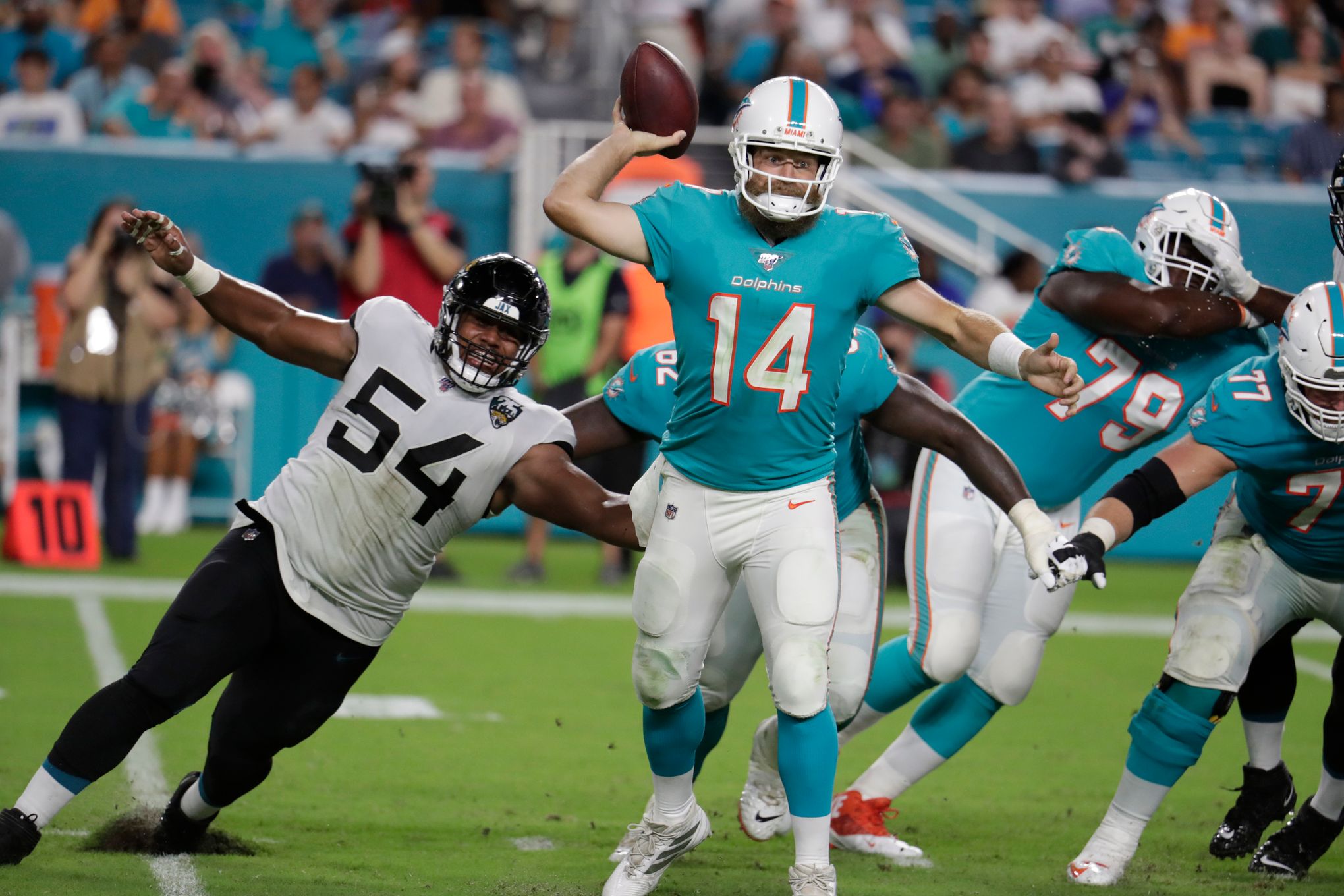 Ryan Fitzpatrick leads Dolphins to first win of season -- over Jaguars