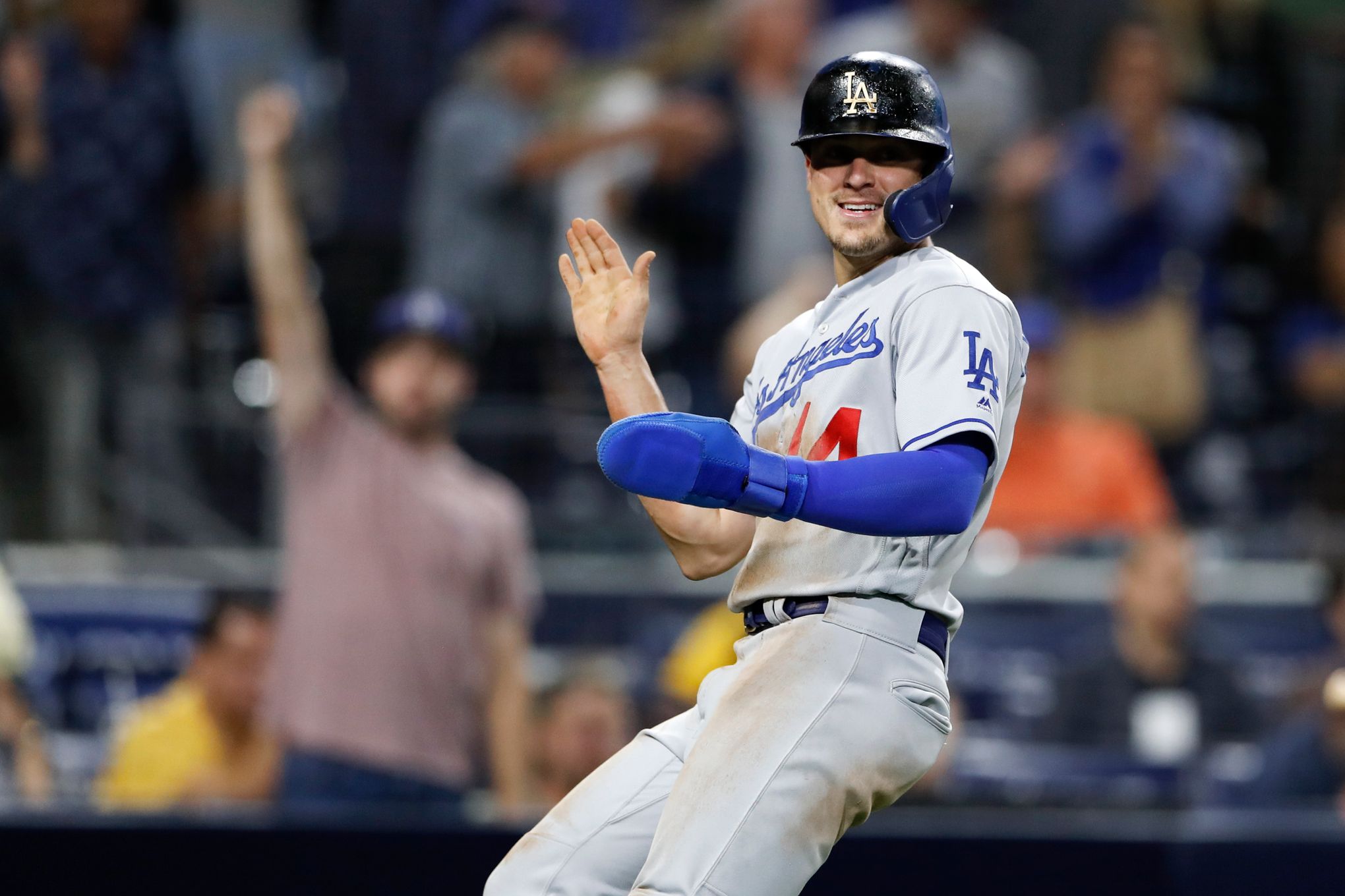 Dodgers top Padres 6-4 in 10 after Jansen blows another save