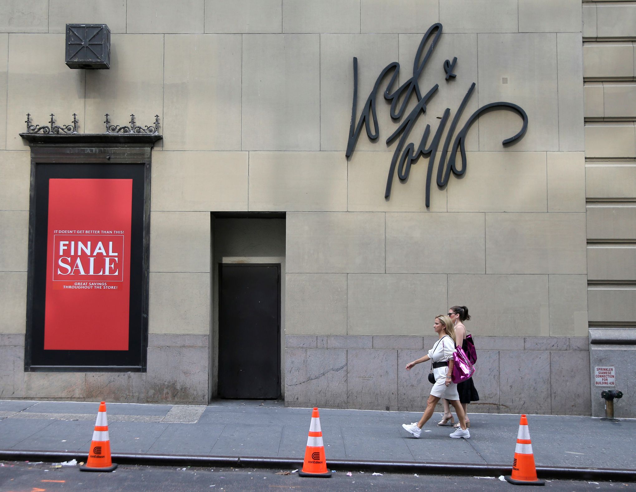 Rental clothing firm buys Lord & Taylor for $100M