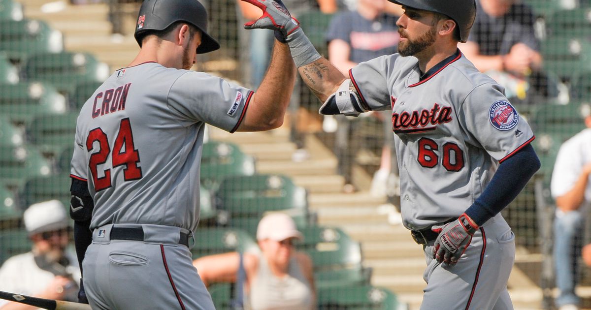 Cease comes within 1 out of no-hitter, White Sox rout Twins