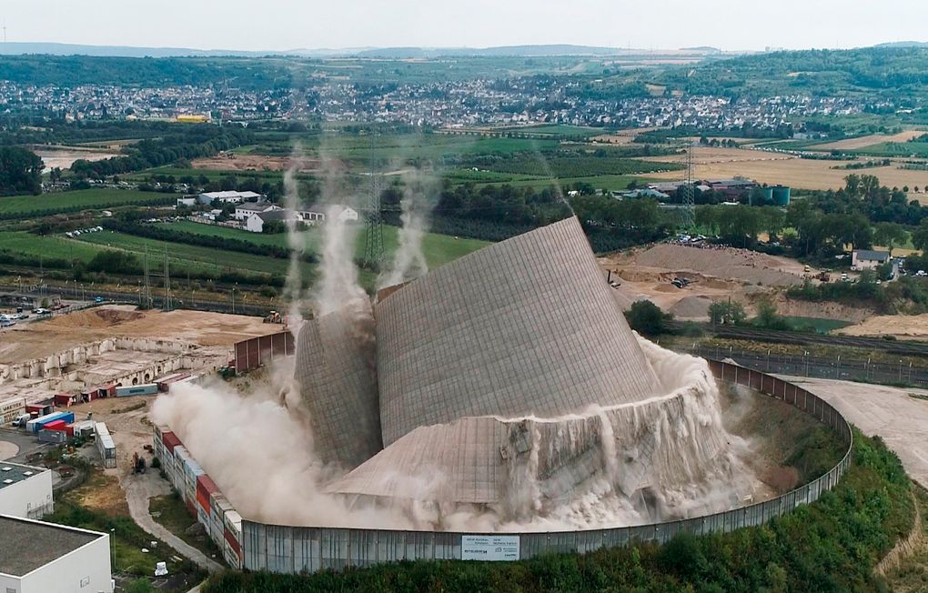 Short-lived German nuclear plant's cooling tower demolished | The Seattle  Times