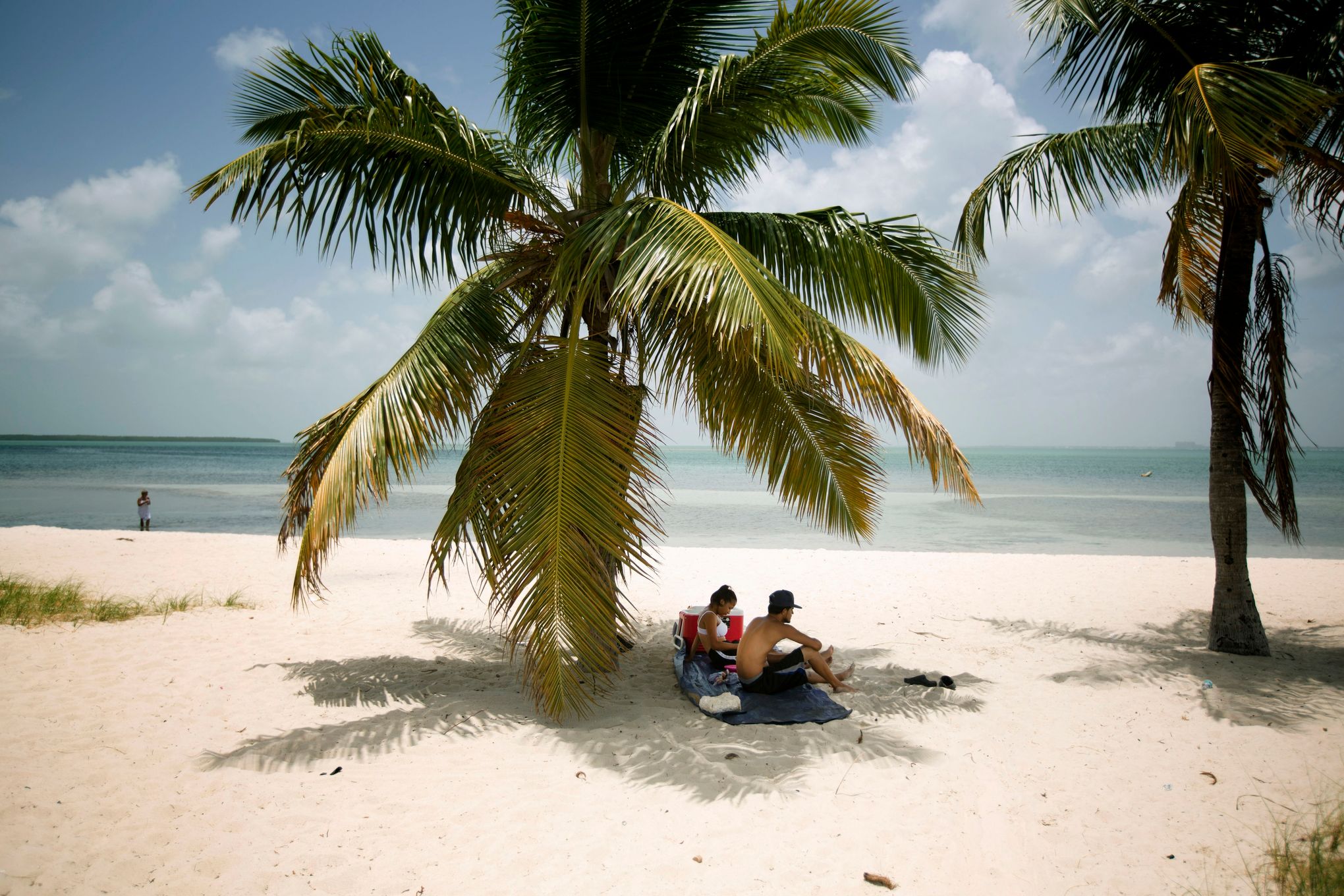 BEACH - LANDSCAPE - SEA -BLUE -PEOPLE - WATER - SEAHAWKS