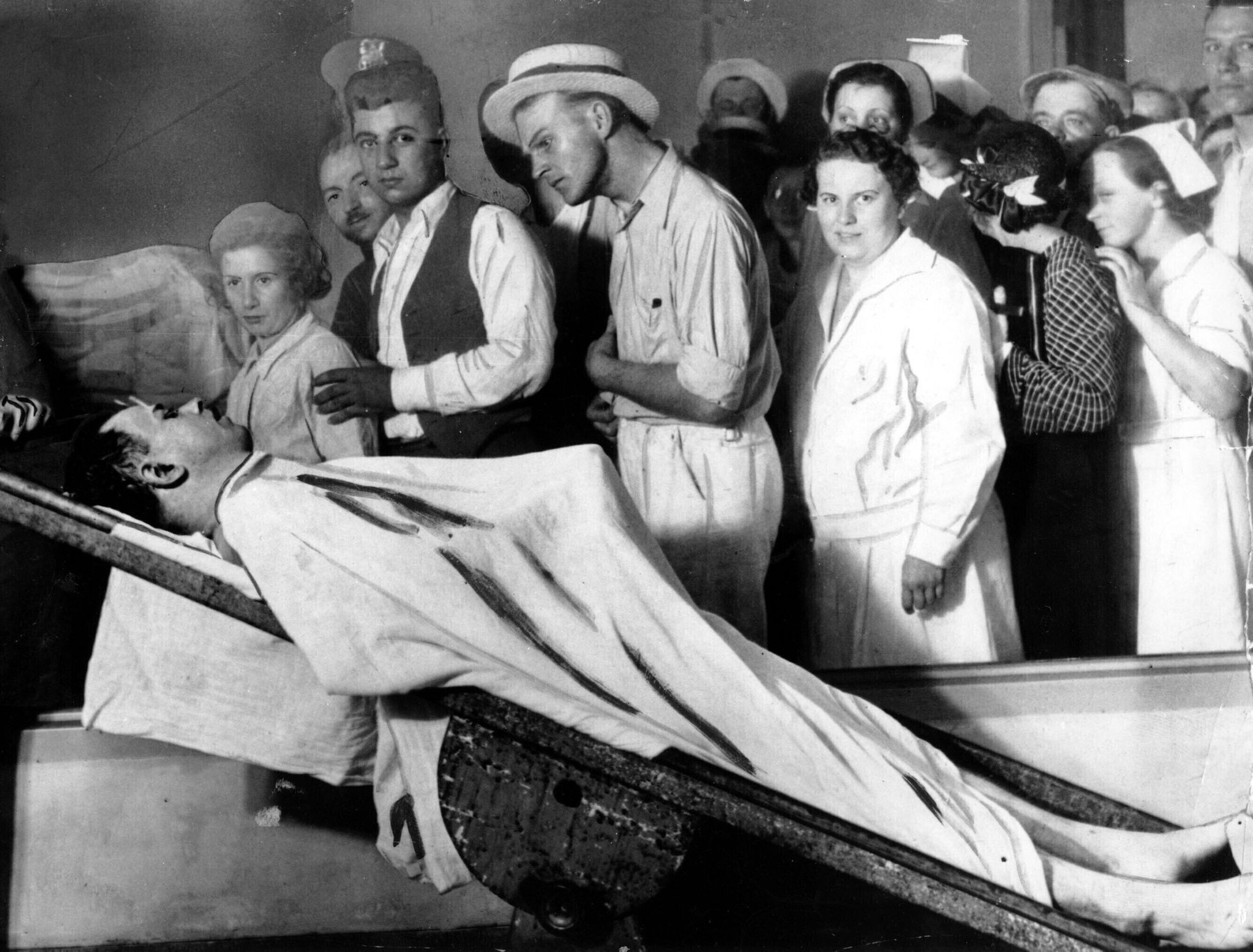 2 Dillinger relatives doubt body in grave is the gangster | The 