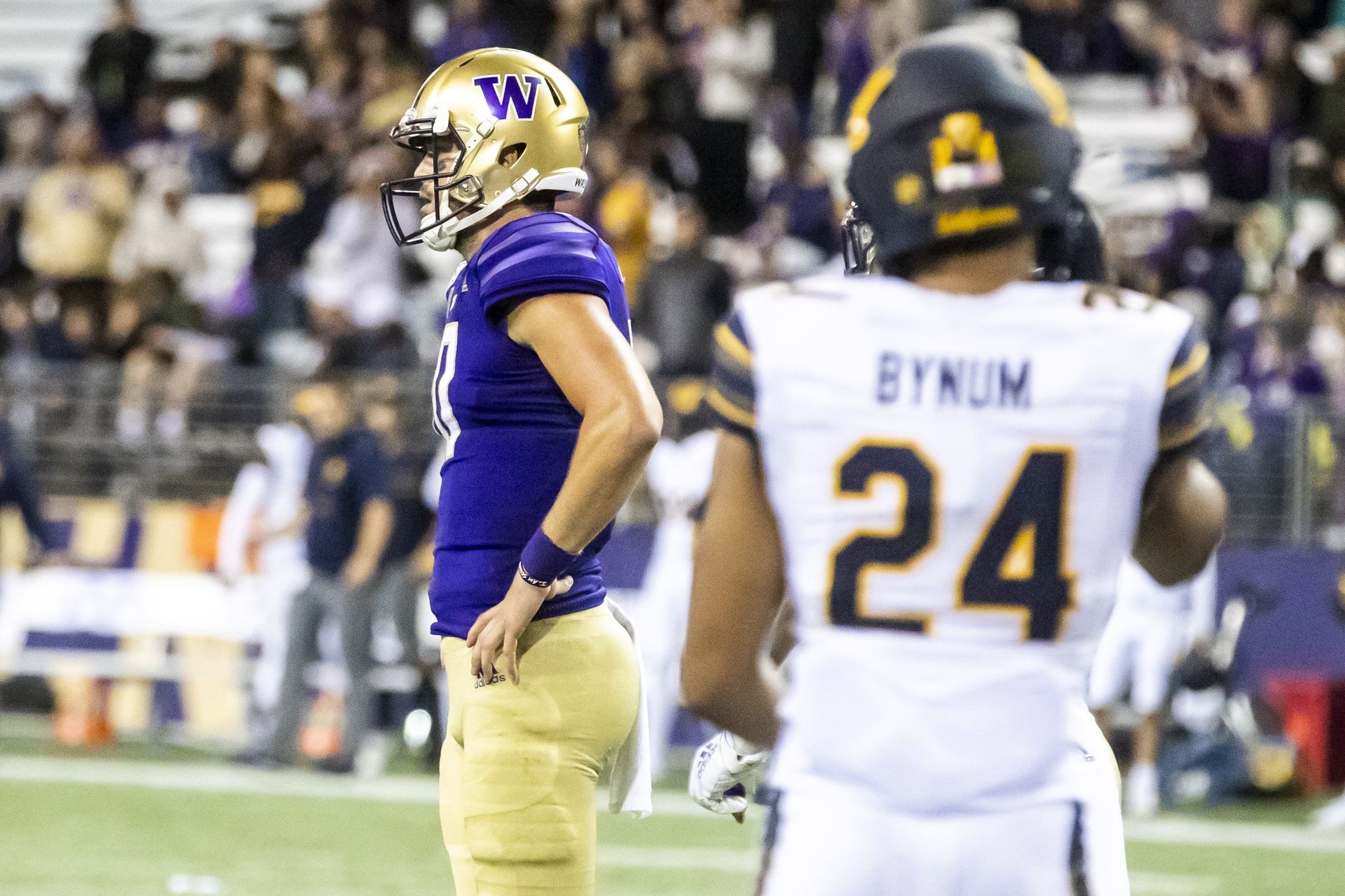 College Football: Huskies put away Cal by halftime in 59-32 rout