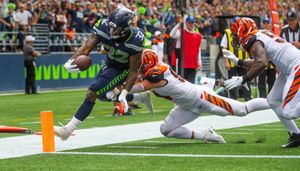 Seahawks hold off Bengals for 21-20 opening win - The Columbian