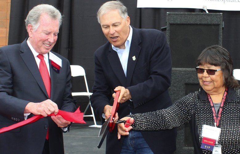 Washington State Governor Jay Inslee and Tulalip Tribes Chairwoman Marie Zackuse cut the ribbon at the Smokey Point Behavioral Hospital grand opening. 2017

ok to publish – Cara