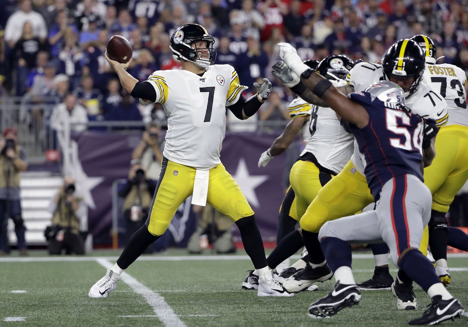 Wilson, Seahawks edge Steelers 28-26 as Roethlisberger exits