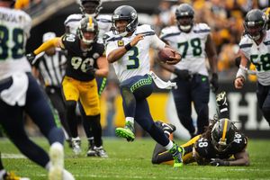 Pittsburgh, PA, USA. 15th Sep, 2019. Russell Wilson #3 during the  Pittsburgh Steelers vs Seattle Seahawks at Heinz Field in Pittsburgh, PA.  Jason Pohuski/CSM/Alamy Live News Stock Photo - Alamy