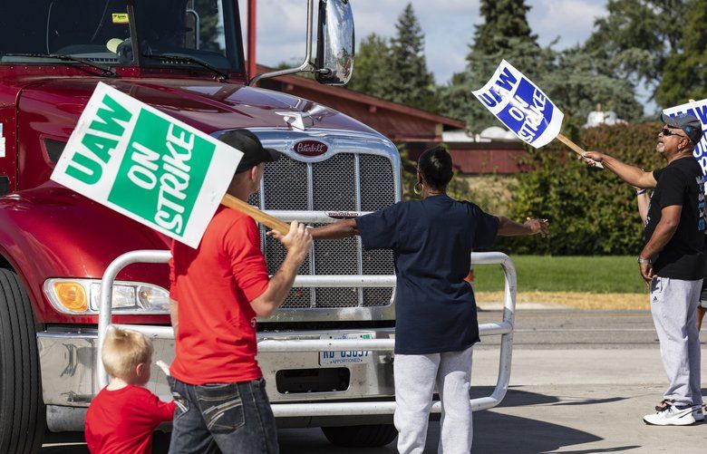 Striking workers question whether UAW leaders can be trusted | The