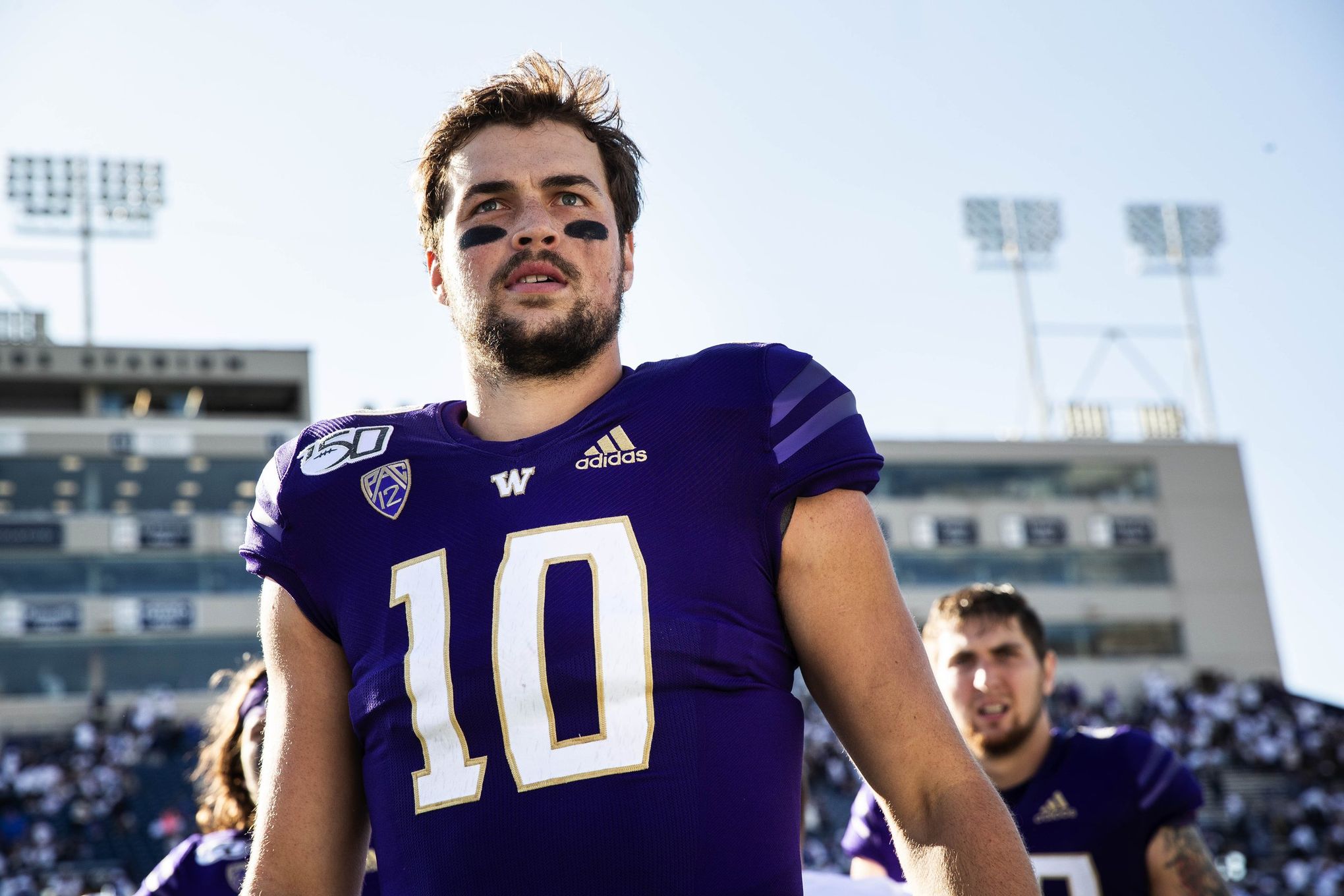 Can the Huskies get a little help for Jacob Eason, please?