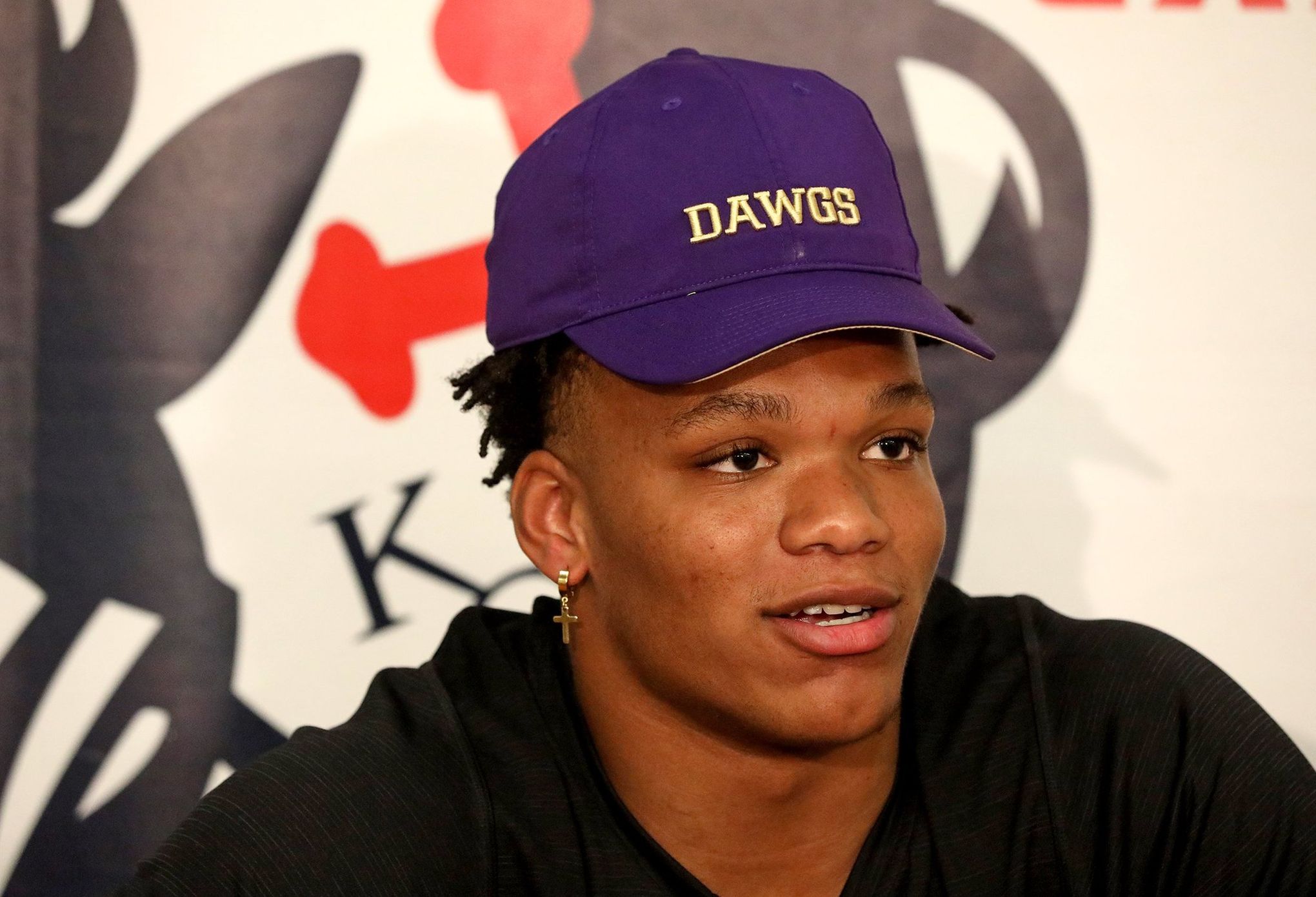 Why did prized UW outside linebacker signee Sav'ell Smalls drop in 247Sports'  final recruiting rankings?