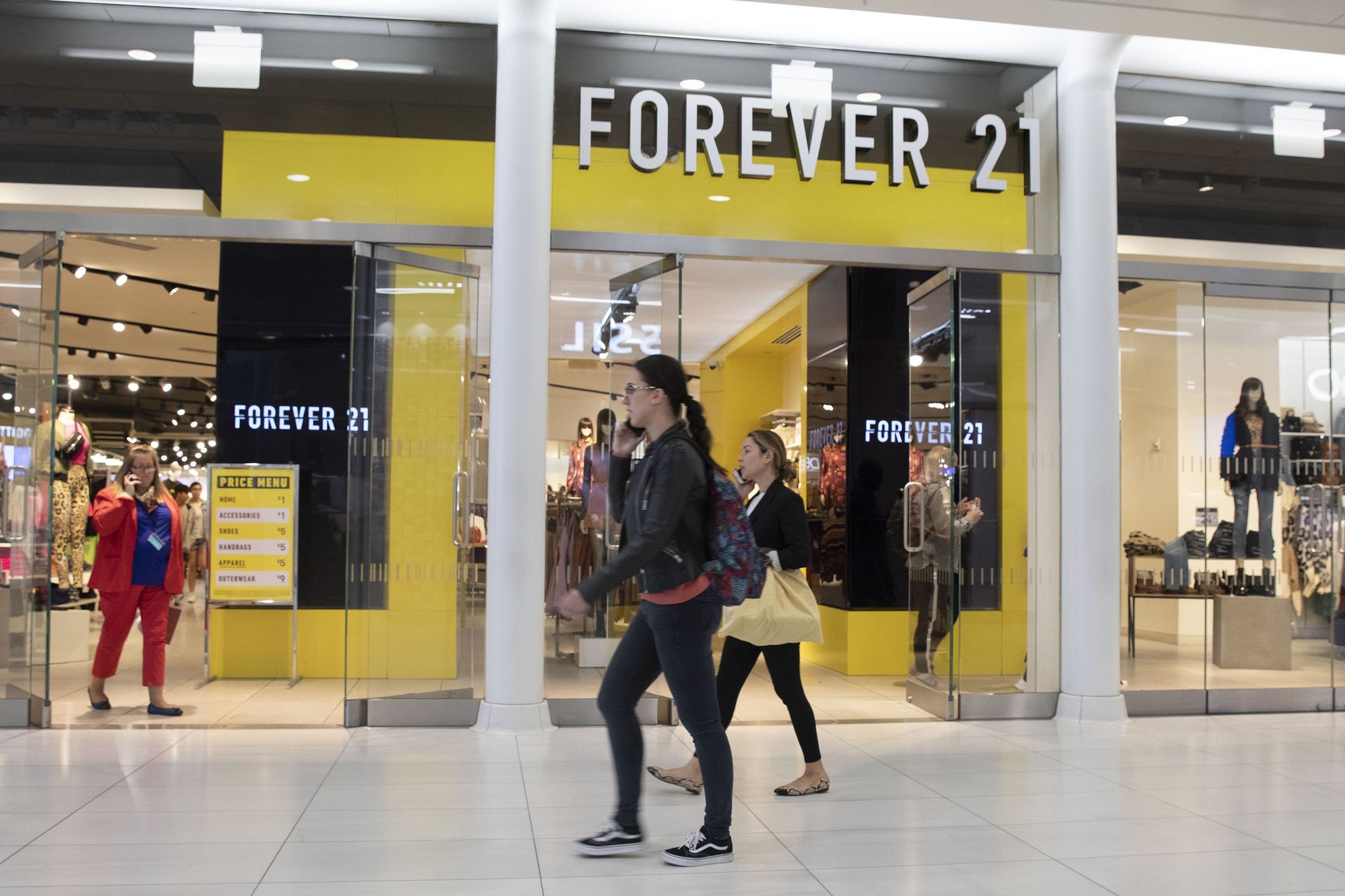 Forever 21 files for bankruptcy, will close 350 stores worldwide amid  restructuring